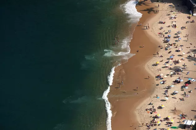 VIDEO | Plajele sunt pline de oameni, deși numărul deceselor provocate de COVID-19 a depășit 140.000 în Brazilia