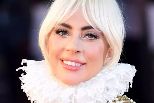 FOTO | Lady Gaga, apariție extravagantă la premiera filmului "A star is born" în UK