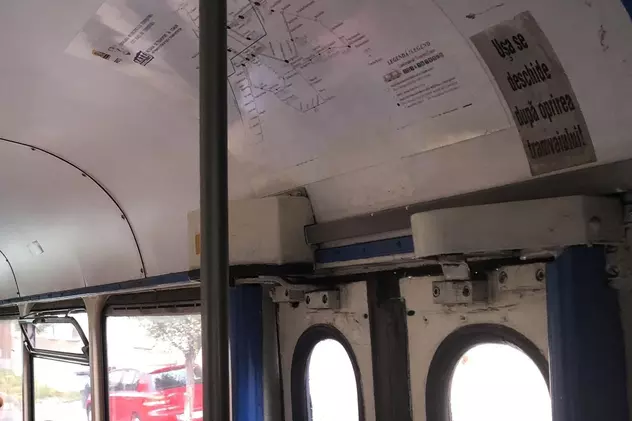 Păianjeni și pânze de păianjeni în tramvaiele din Timișoara. "Vom lua aspiratoare performante cu aer cald, pentru o igienizare mai bună"