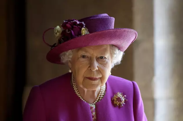 Regina Elisabeta a II-a a Marii Britanii, izolată de teama coronavirusului. Unde a fost dusă de urgenţă
