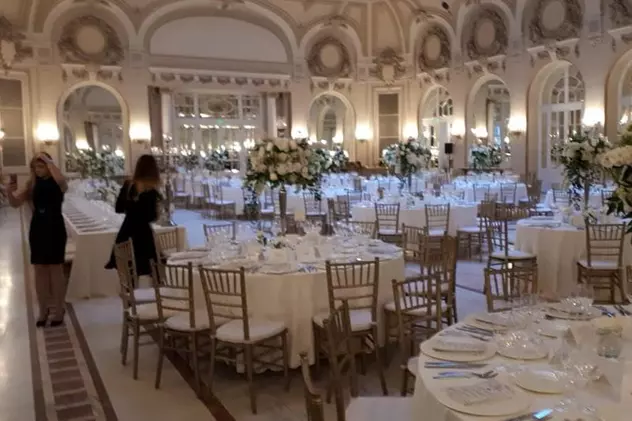 FOTO Cum este amenajat Cazinoul Sinaia pentru nunta Principelui Nicolae cu Alina Binder. Cazinoul Sinaia la nunta regală
