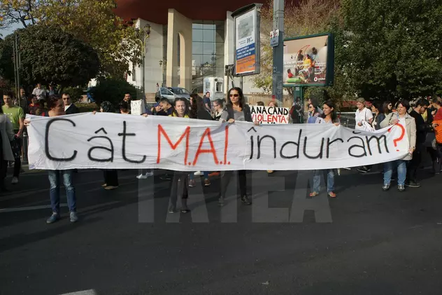 GALERIE FOTO/ Marş împotriva violenţei domestice, în Bucureşti: "Împreună pentru siguranţa femeilor"