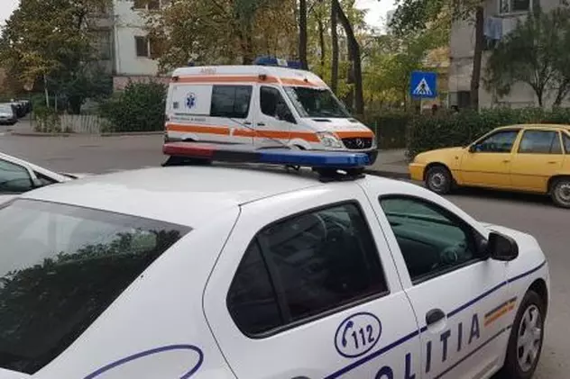 Cinci fete de la un centru de plasament din Iași au consumat etnobotanice. O mașină de Poliție și o Ambulanță, într-o intrsecție