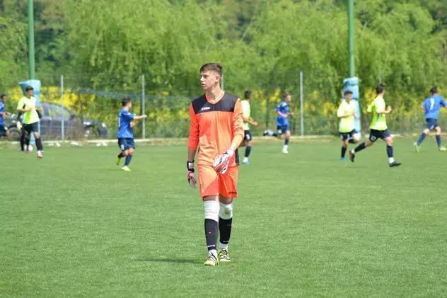 Dragoş Horeboiu, portarul echipei naţionale de fotbal U16, și-a pierdut ambii părinți