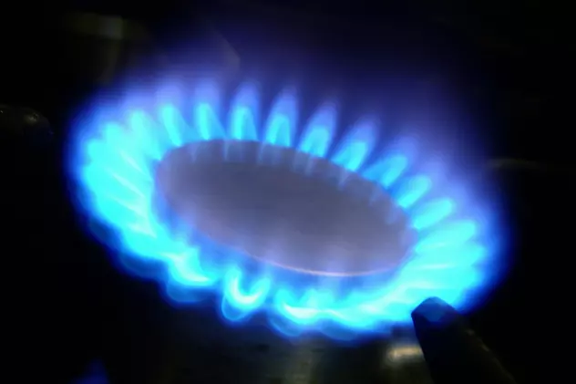 Guvernul amenință furnizorii de gaze cu o taxă pe profiturile suplimentare, dacă aceștia nu ieftinesc gazele dupa liberalizare. Ochi de aragaz cu gazele pornite