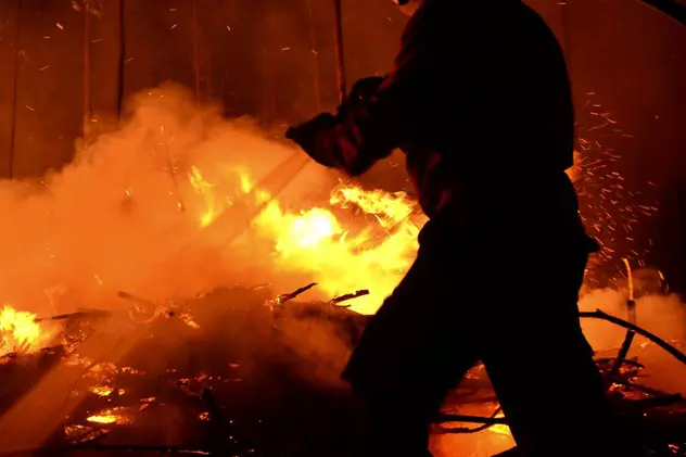 Incendiu la o fabrică de termopane din Buzău