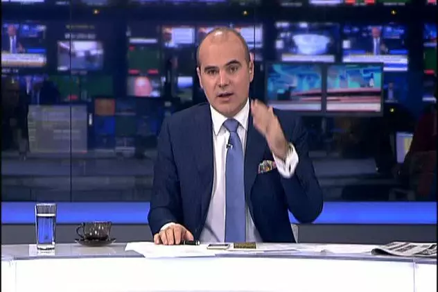 Rareș Bogdan a fost suspendat de la Realitatea TV. Rareș Bogdan, în studioul Realitatea TV