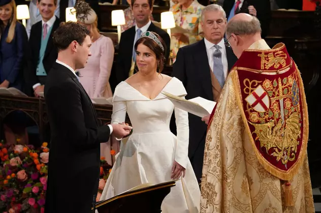 Detalii despre rochia de mireasă a Prințesei Eugenie la Nunta Regală