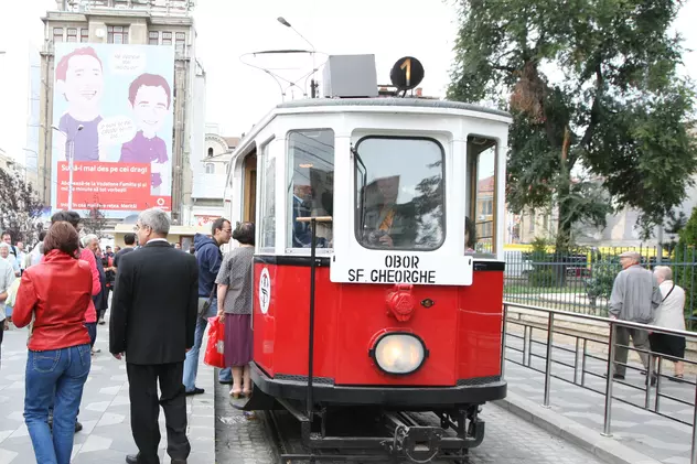 Parada tramvaielor de epocă, în București, pe 28 octombrie. Tramvai de epocă, la Sf. Gheorghe