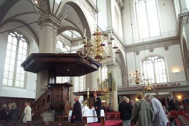 Motivul pentru care într-o biserică din Olanda se țin slujbe de 27 de zile încontinuu. O poveste care a emoționat o țară întreagă