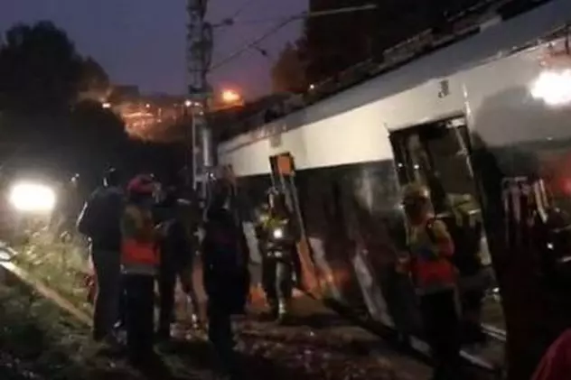 Un tren de pasageri a deraiat în apropiere de Barcelona! Cel puțin un mort și cinci răniți