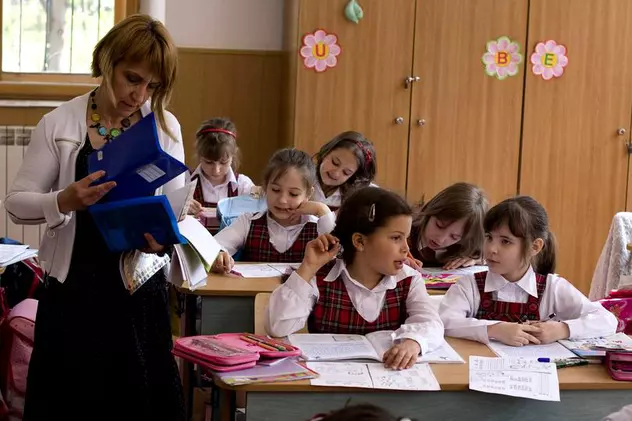 Klaus Iohannis se opune reducerii numărului de ore la şcoală