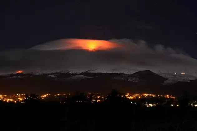 VIDEO | Vulcanul Etna a erupt din nou. A fost închis aeroportul din Catania