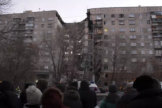 Trei morți și zeci de persoane dispărute, în urma unei explozii într-un complex rezidențial din Rusia | VIDEO Citeşte întreaga ştire: Trei morți și zeci de persoane dispărute, în urma unei explozii într-un bloc din Rusia