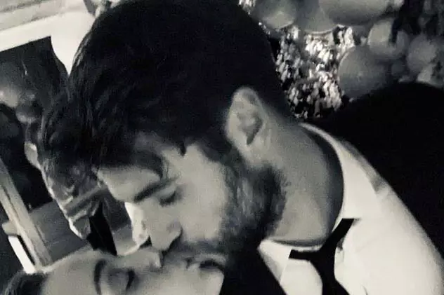 Miley Cyrus s-a căsătorit cu actorul Liam Hemsworth
