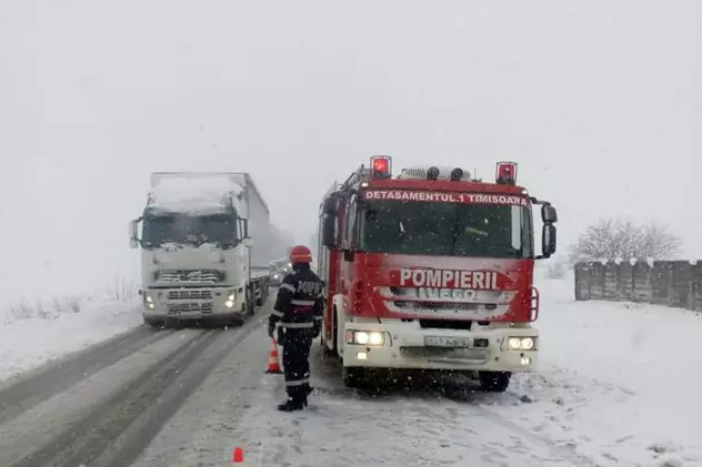 „Iadul alb” a ajuns în Timiș. Peste 10.000 de oameni fără curent, 60 de situații de urgență, haos pe străzi și tramvaie blocate la Timișoara