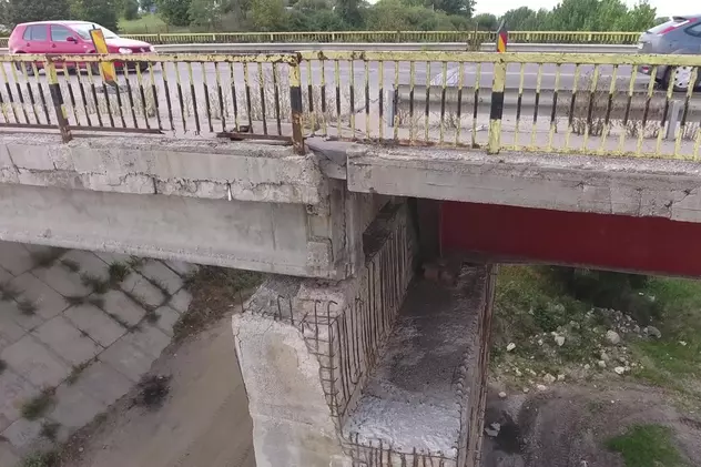 Podul de la Adunații Copăceni, în pericol de prăbușire