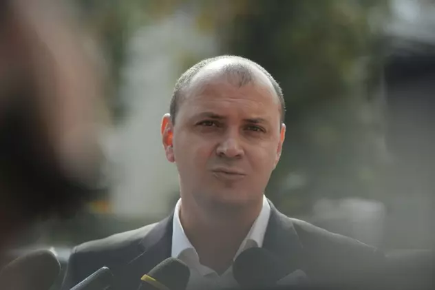 Sebastian Ghiță a amenințat că trimite membrii PRU să bată protestatarii. Doi dintre manifestanți au depus plângere penală