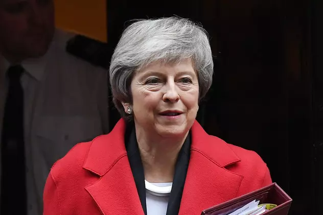 Theresa May vrea să vorbească la telefon cu liderii UE