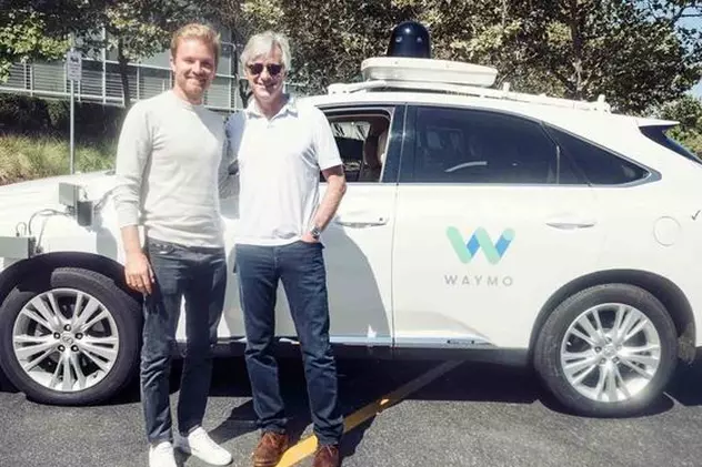 Google a lansat un serviciu de taxi fără șofer, într-un oraș din SUA. Ce trebuie să facă pasagerii