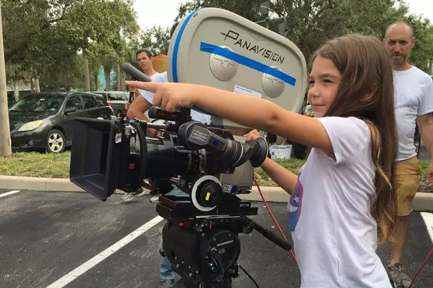 O fetiță de 8 ani regizează un film la Hollywood