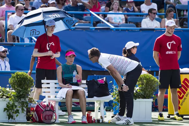 Andreea Petkovic a leșinat pe teren în meciul cu Irina Begu, de la Australian Open 2019. Momente dramatice în setul al doilea al meciului din primul tur.