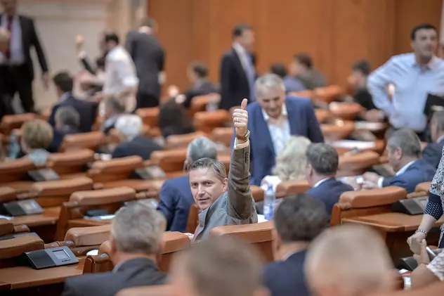 Parlamentarii români nu sunt mai protejați de legislație pentru urmărire penală, reținere și arestare decât în alte state ale Uniunii Europene