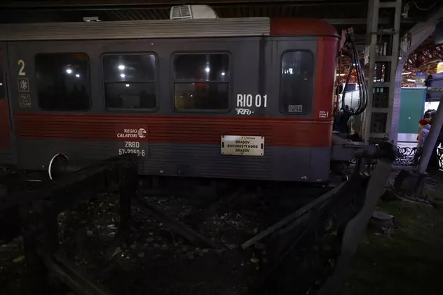 FOTO | Incident grav în Gara de Nord! Un tren nu a frânat la timp și aproape a intrat pe peronul central