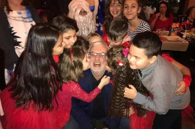 Cătălin Crișan, petrecere cu copii, la 51 de ani