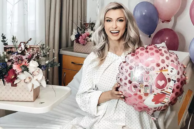 Andreea Bălan a postat prima imagine cu fetița ei, pe care o ține strâns în brațe! Mesajul artistei de pe patul de spital