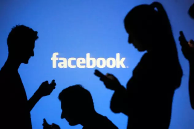 5% din conturile active de pe Facebook sunt false