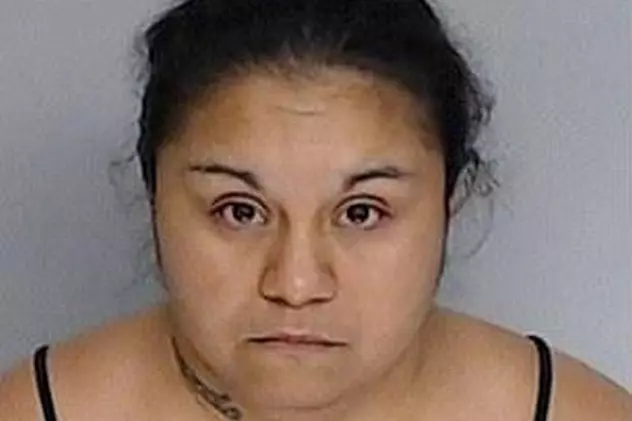 Femeie condamnată la închisoare pentru că și-a vândut fiul de 6 ani pentru 2.500 de dolari. Avea nevoie de bani pentru droguri