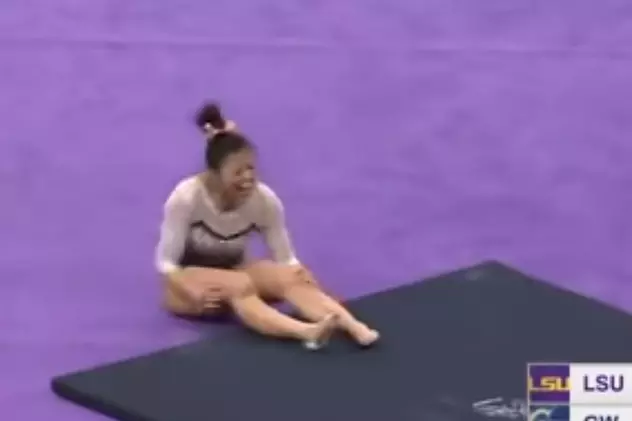 VIDEO ȘOCANT | Accidentare horror! O gimnastă și-a rupt ambele picioare în timpul unui exercițiu la sol! Imagini cu puternic impact emoțional