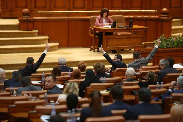 Cine sunt parlamentarii din Opoziţie care au votat Codurile Penale şi ce prevederi controversate cuprind proiectele adoptate