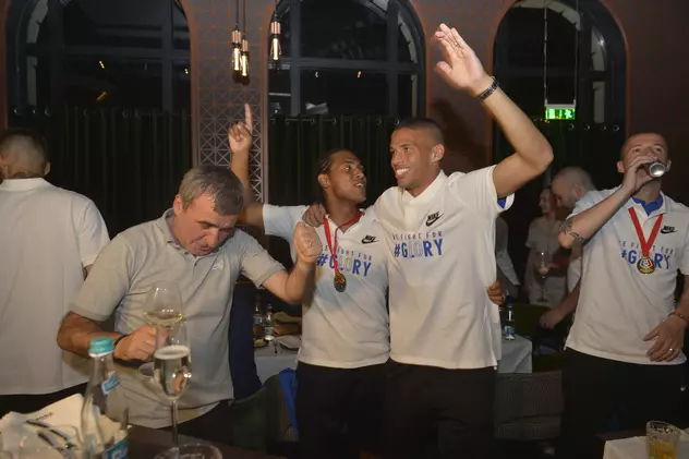 FOTO&VIDEO / Cum au petrecut jucătorii Viitorului după câștigarea Cupei României: de la ”Ghiță, te aștept diseară la portiță”, la pamporea