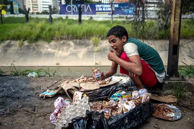 EXCLUSIV | Ambasadorul Venezuelei la București, în fața imaginilor cu copii care caută hrană în pubele: „Situaţia e normală. Nu se mănâncă din gunoaie, sunt actori plătiţi”. Cum descrie viața în țara în care pâinea costă mai mult decât un plin de benzină