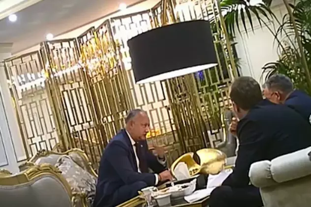 Igor Dodon a fost filmat în timp ce vorbea cu Plahotniuc despre banii primiți de la ruși