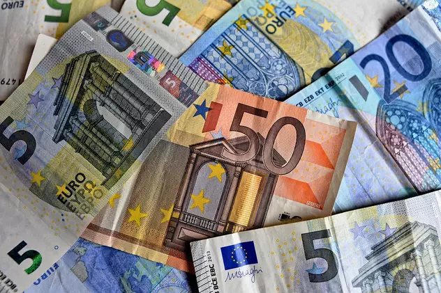 Curs valutar 25 noiembrie 2019 | Leul câştigă în fața euro, dar pierde în faţa dolarului american. Unde găsești cel mai bun curs