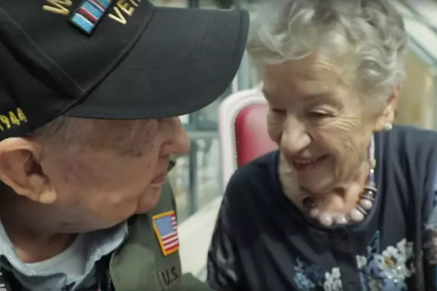 VIDEO | Un veteran din Al Doilea Război Mondial și-a regăsit iubita din război după 75 de ani