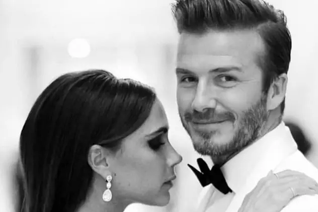 Povestea de basm a Beckhamilor: de la un zâmbet și un număr de telefon pe un tichet de avion la miliardul de acum