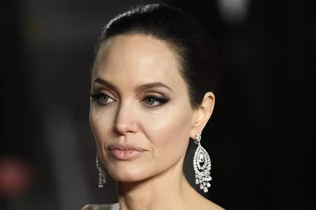 Angelina Jolie pă o absență de patru ani