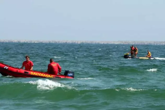 Un bărbat dat dispărut în mare şi căutat două ore de scafandri, la Eforie Nord, găsit pe plajă