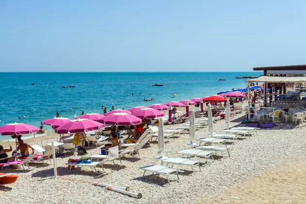 Doi turiști riscă închisoarea după ce au furat nisip de pe o plajă din Sardinia
