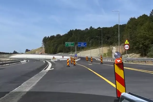 Un segment din autostrada Lugoj - Deva, care nici n-a fost dat în folosință, are deja nevoie de reparații! O porțiune s-a crăpat și riscă să o ia la vale