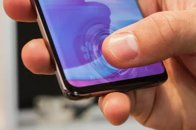 Samsung S10 și Note 10 pot fi deblocate de oricine. Compania le cere utilizatorilor să ia măsuri urgente