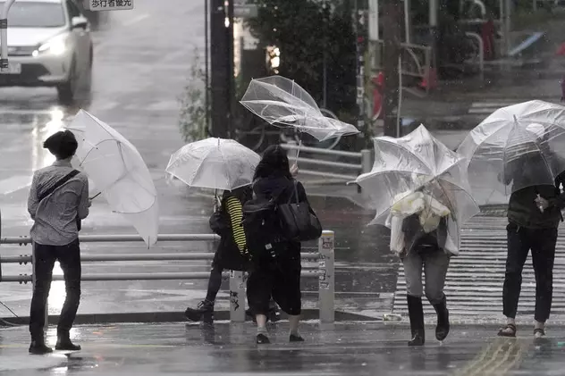 Japonia se pregătește pentru cel mai puternic taifun din ultimii 60 de ani