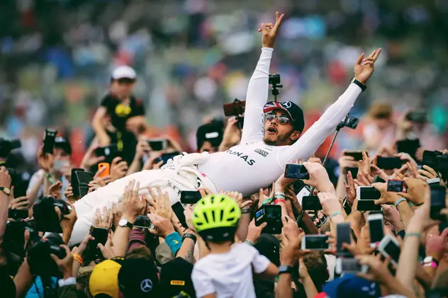 Lewis Hamilton, campion mondial în Formula 1 pentru a șasea oară
