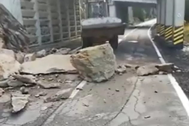 VIDEO Căderi de pietre, sâmbătă pe Transfăgărăşan. Zona în care s-au desprins bucăți de stâncă