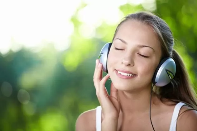Studiu: oamenii recunosc melodiile favorite cât ar clipi. La propriu!