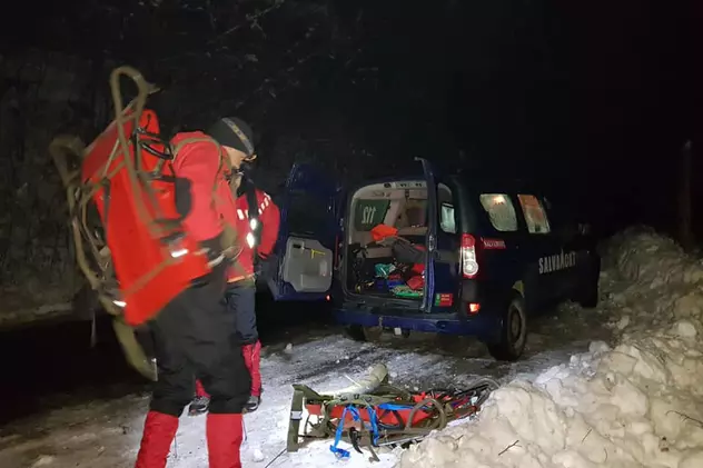 Supraviețuire miraculoasă. Un schior a fost găsit la cinci ore după ce a fost îngropat de zăpadă într-o avalanșă